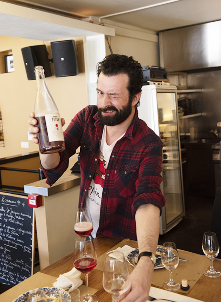 Restaurant Liege Les Coudes Sur La Table